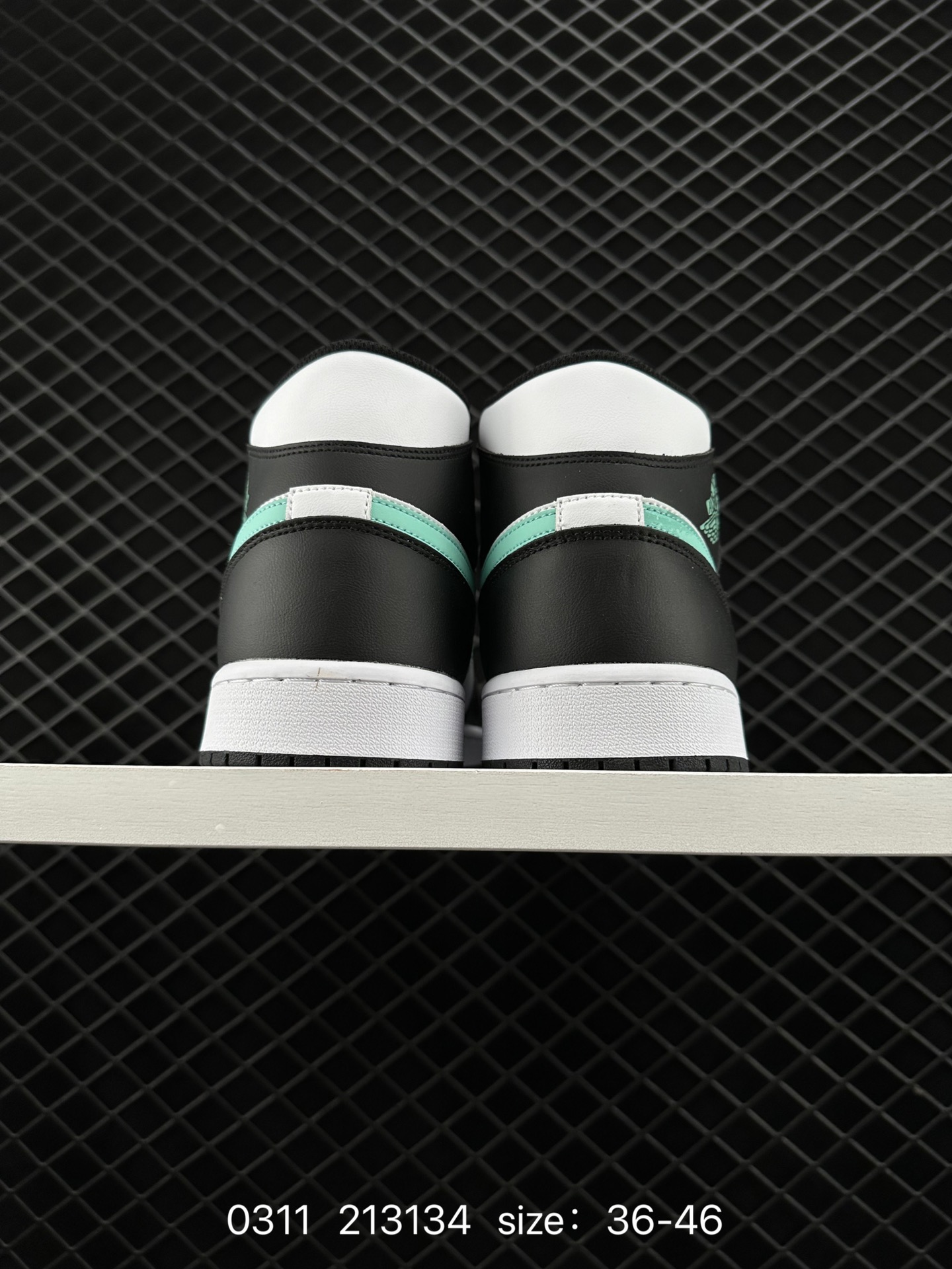 Air Jordan 1 Mid AJ1